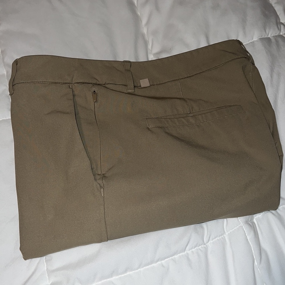 lululemon men’s ABC pants size (34W 32L)